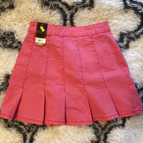 Kids skirt never worn - Picture 2 of 2